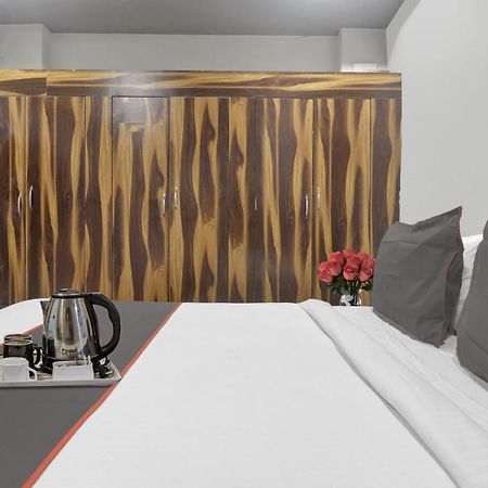 Super Townhouse Rcc Blizz Otel Kondapur  Dış mekan fotoğraf