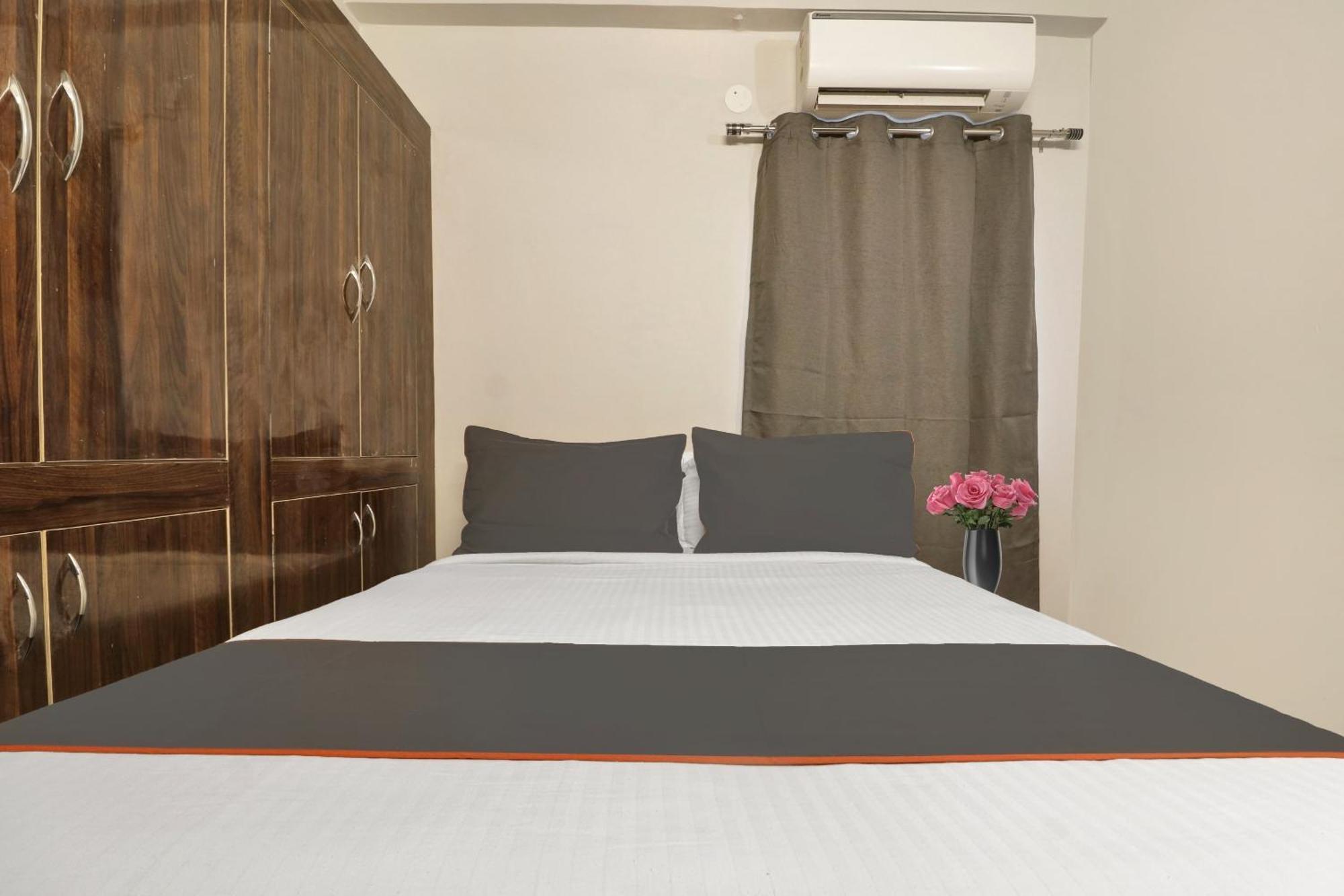 Super Townhouse Rcc Blizz Otel Kondapur  Dış mekan fotoğraf