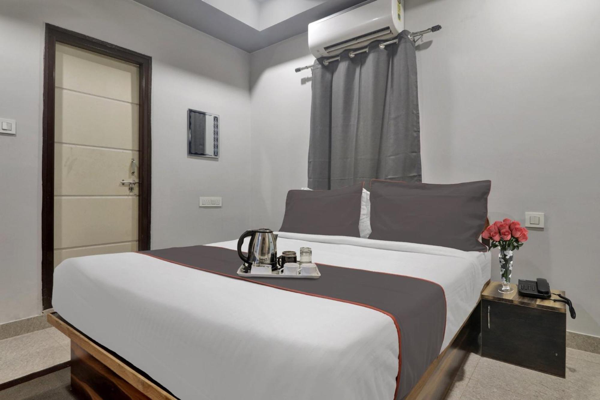 Super Townhouse Rcc Blizz Otel Kondapur  Dış mekan fotoğraf