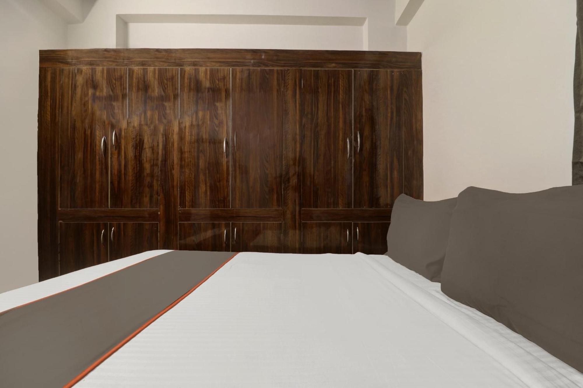 Super Townhouse Rcc Blizz Otel Kondapur  Dış mekan fotoğraf