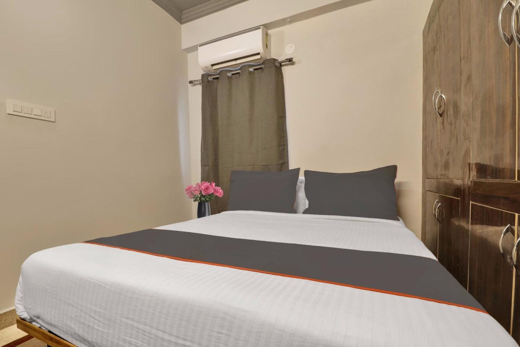 Super Townhouse Rcc Blizz Otel Kondapur  Dış mekan fotoğraf