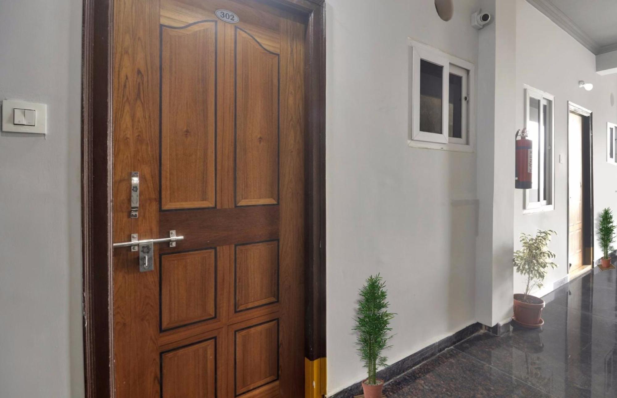 Super Townhouse Rcc Blizz Otel Kondapur  Dış mekan fotoğraf