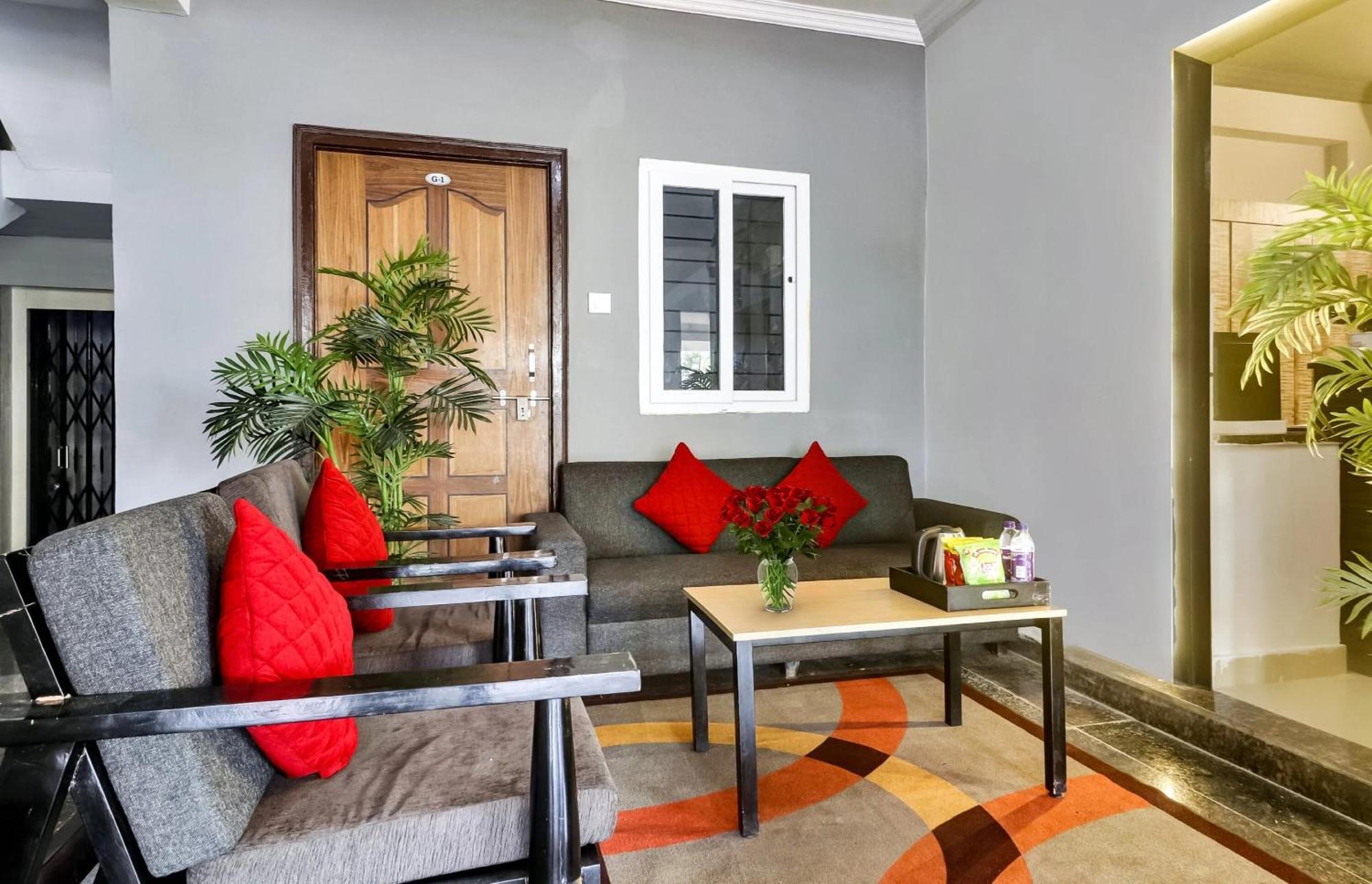 Super Townhouse Rcc Blizz Otel Kondapur  Dış mekan fotoğraf