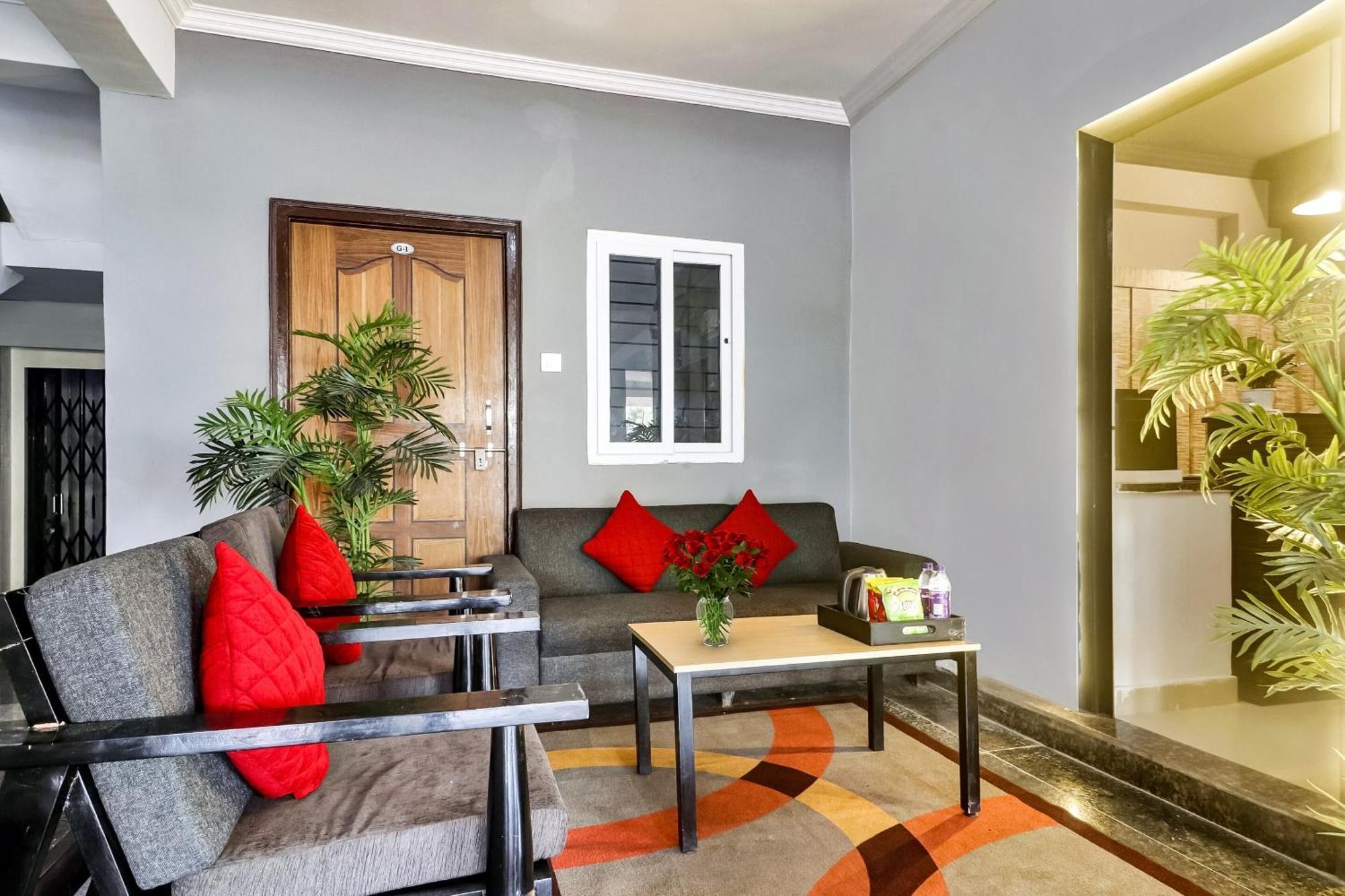Super Townhouse Rcc Blizz Otel Kondapur  Dış mekan fotoğraf