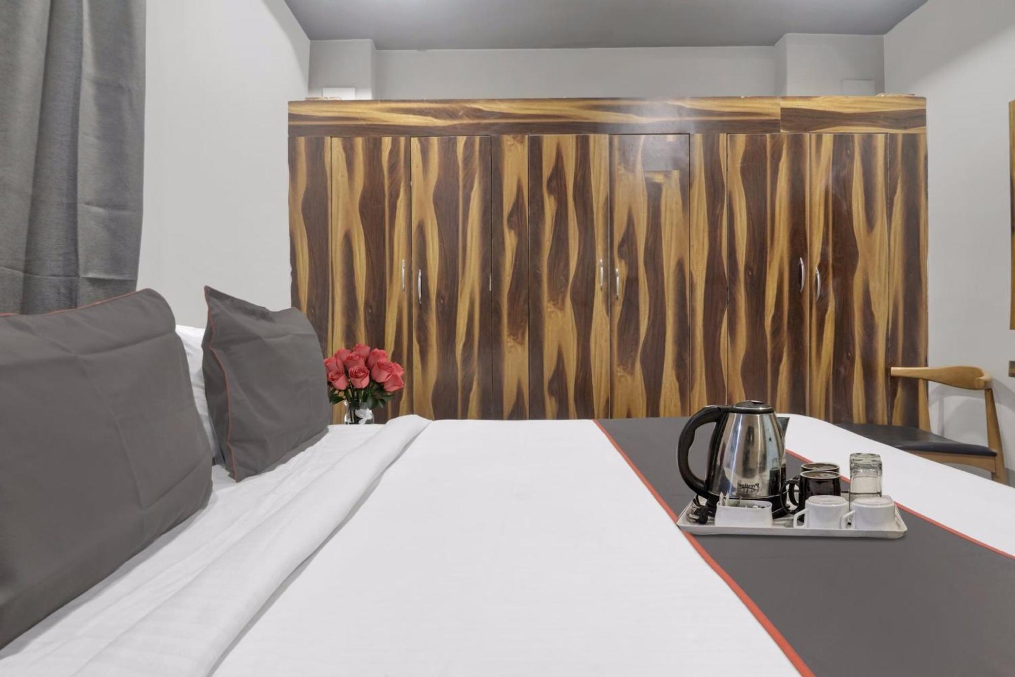Super Townhouse Rcc Blizz Otel Kondapur  Dış mekan fotoğraf